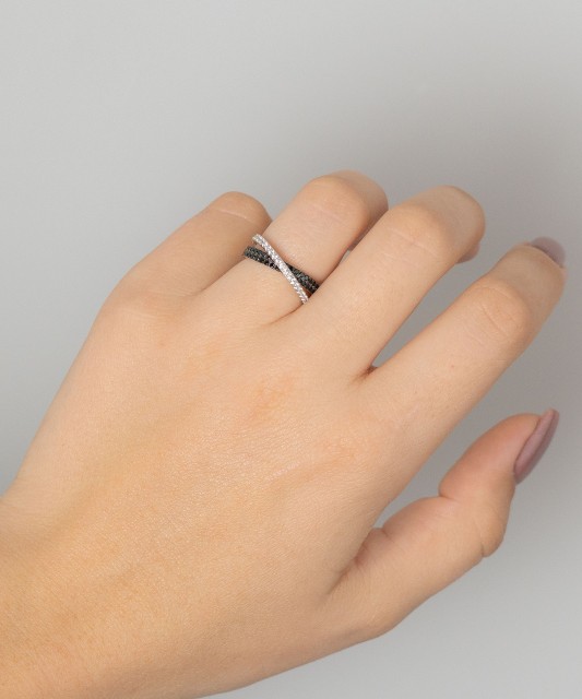 Sterling silver ring with zircons and spinels