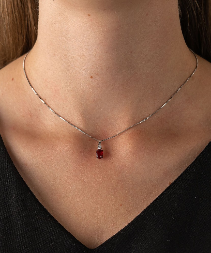 Sterling silver pendant with zircons