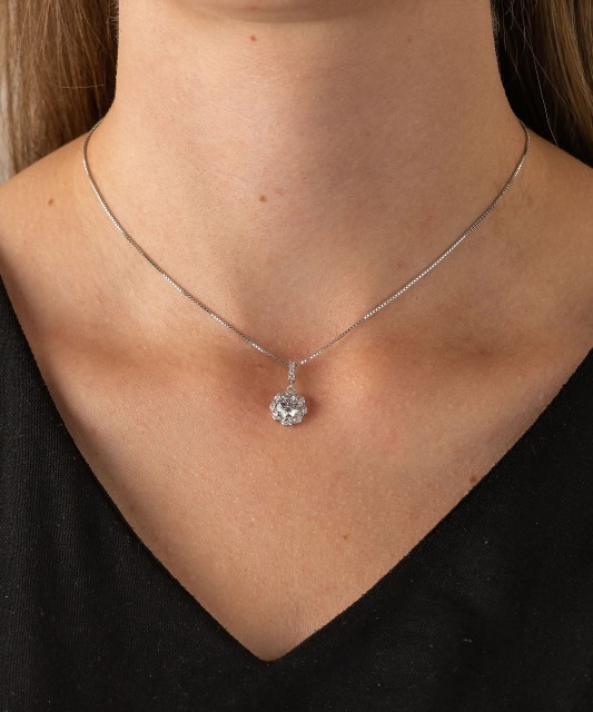 Sterling silver pendant with zircons