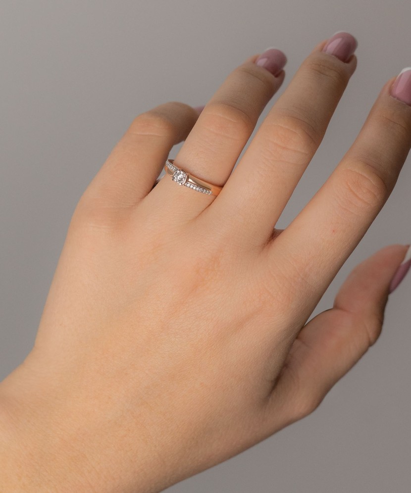 Auksinis žiedas su deimantu  - Goldinga