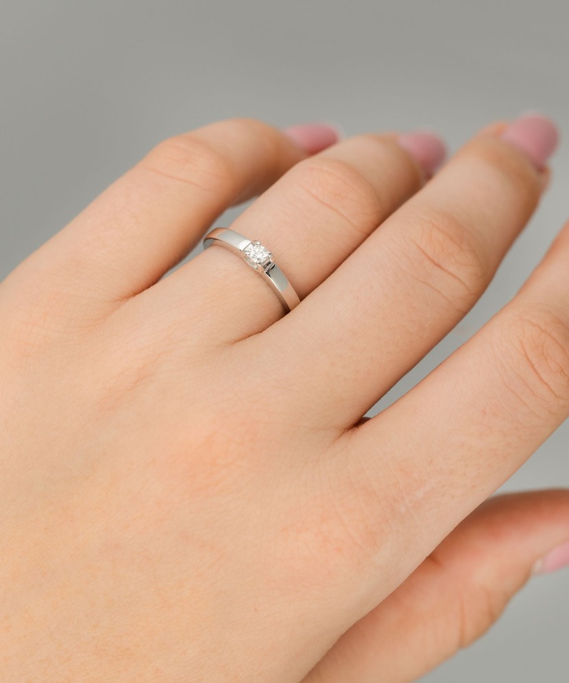 White gold ring with diamond