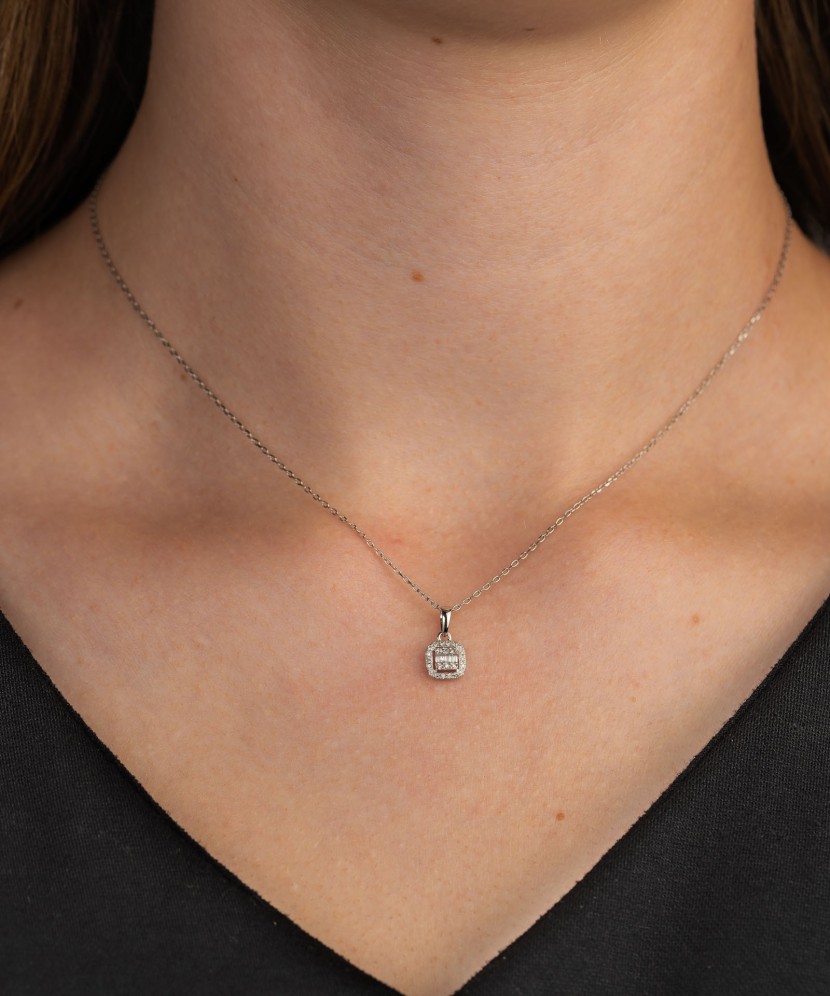 White gold pendant with diamonds