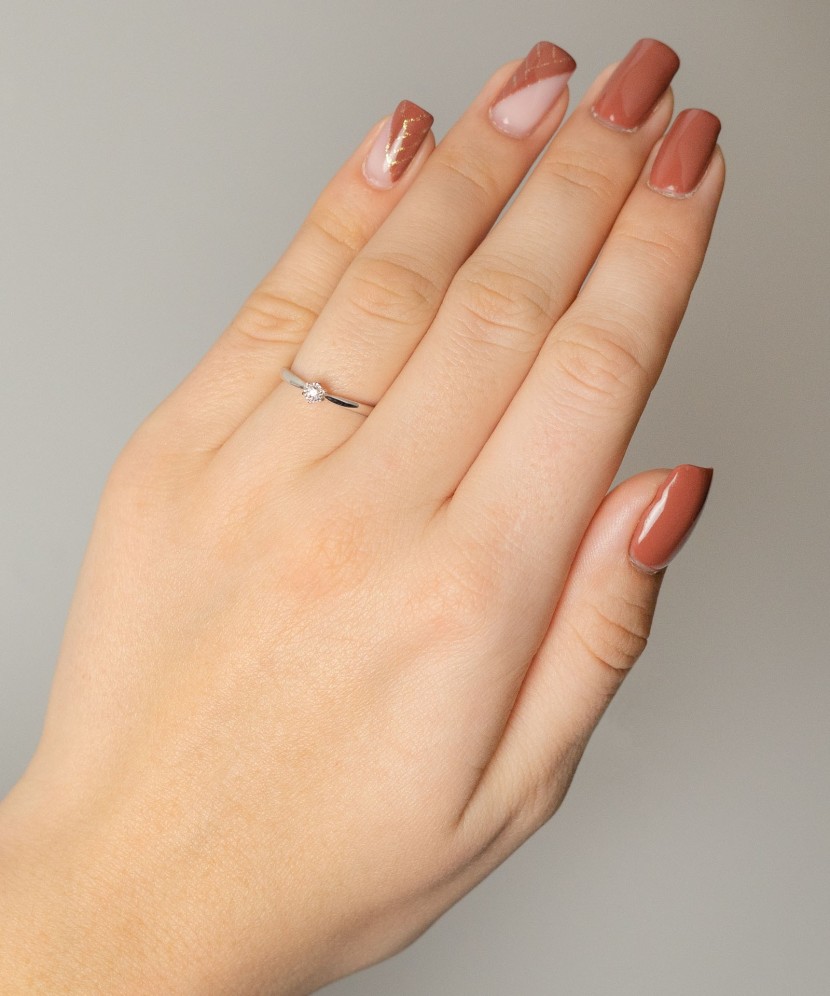 Valkokulta Sormus timantilla