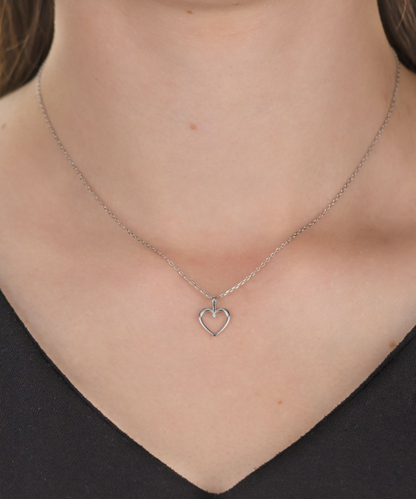 White Gold pendant with diamonds "heart"