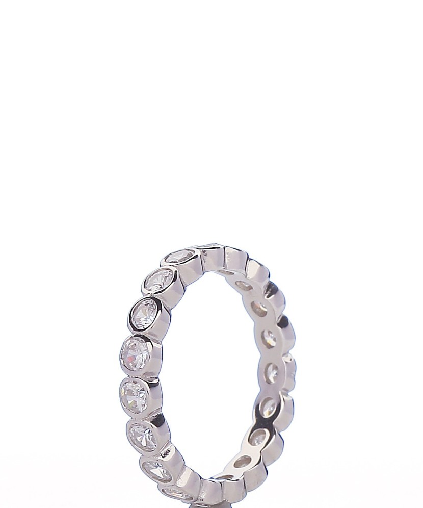 Sterling silver ring with zircons