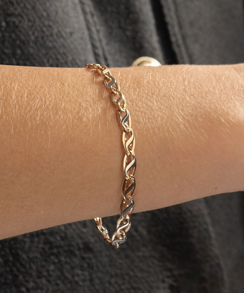 Gold pendant with zirconium "hummingbird"