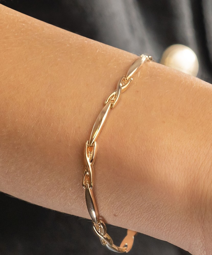 Gold bracelet