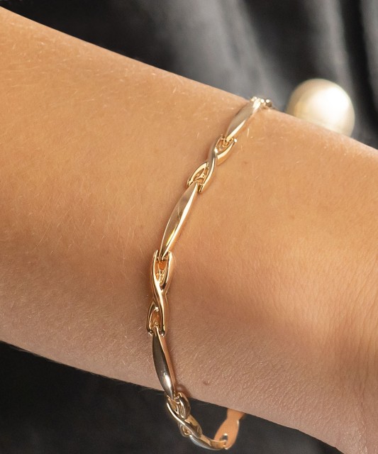Gold bracelet