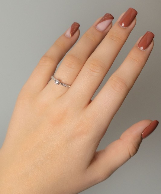 Sterling silver ring with diamond