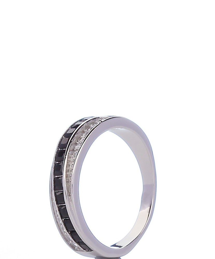 Sterling silver ring with zircons