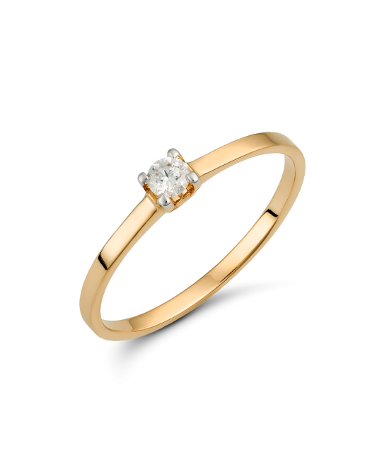 Gold ring with diamond