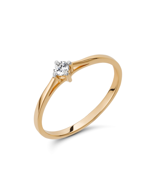 Gold ring with diamond