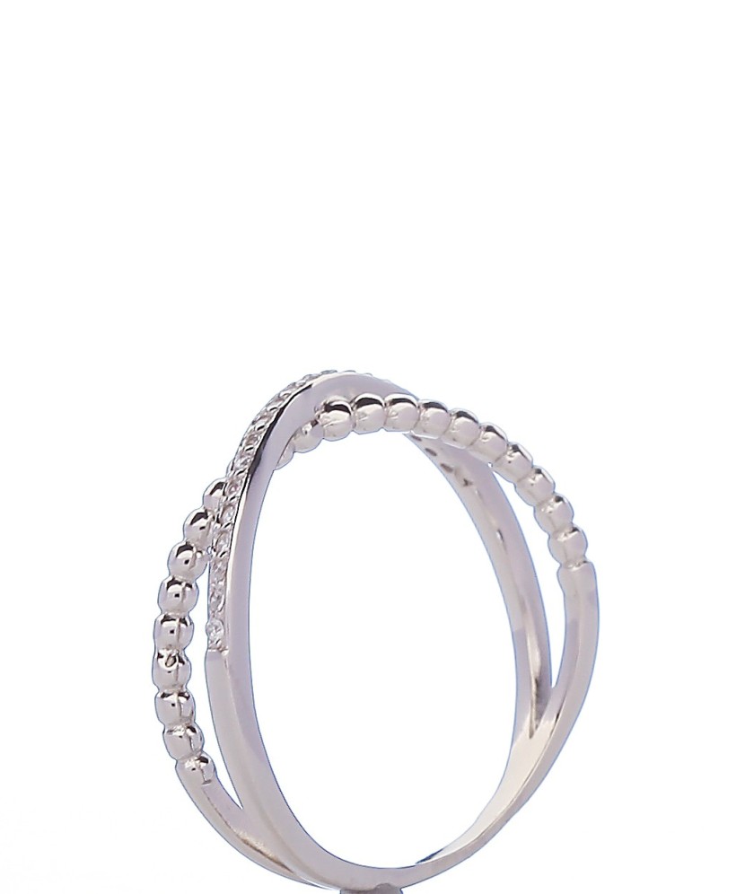 Sterling silver ring with zircons