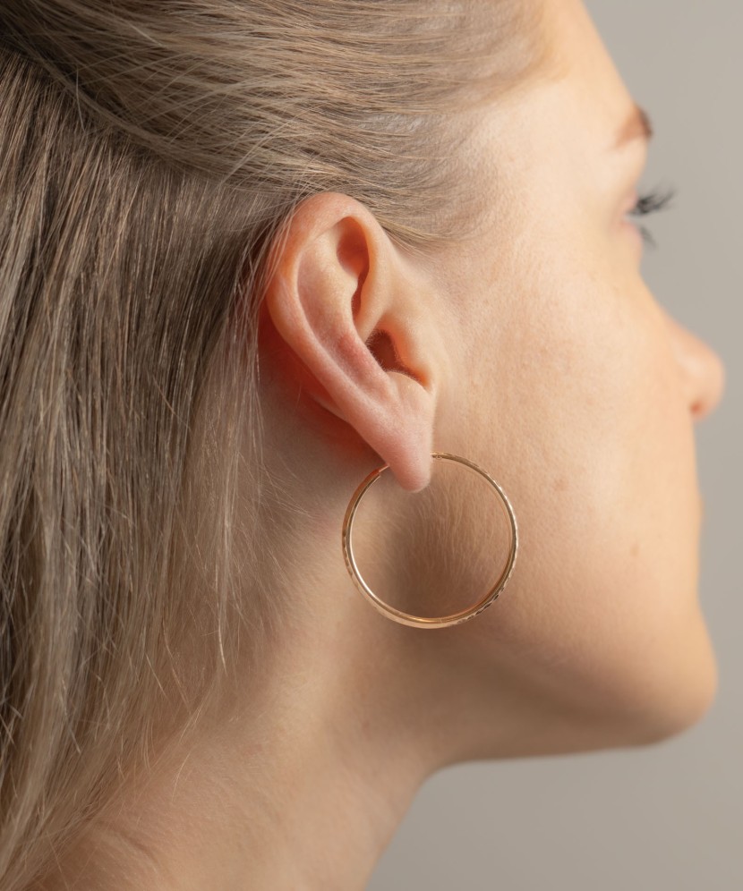 Gold engraved hoop earrings 34mm