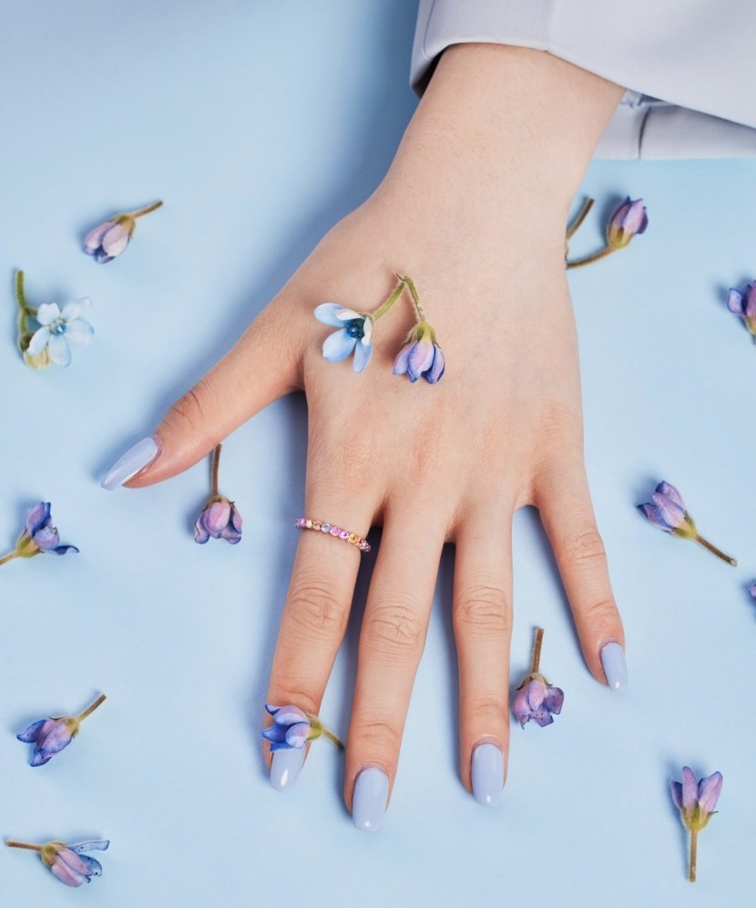 Hopeasormus zirkoneilla