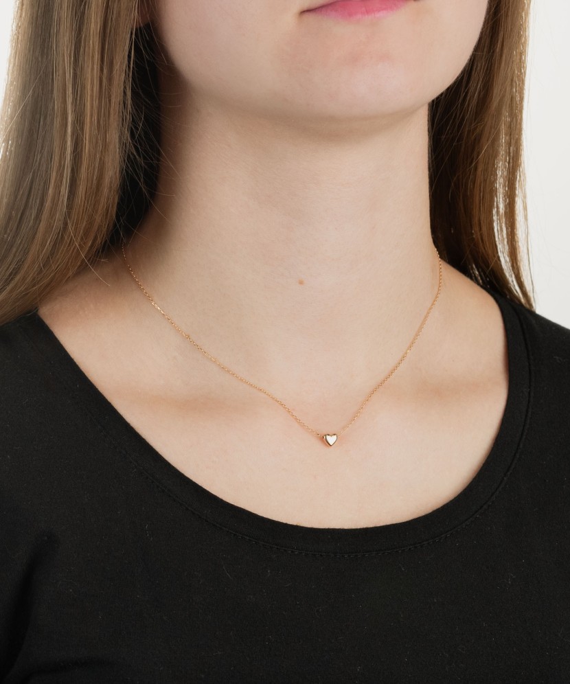 Gold chain with pendant "heart"