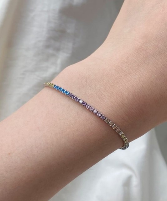 Hopeinen rannekoru zirkoneilla