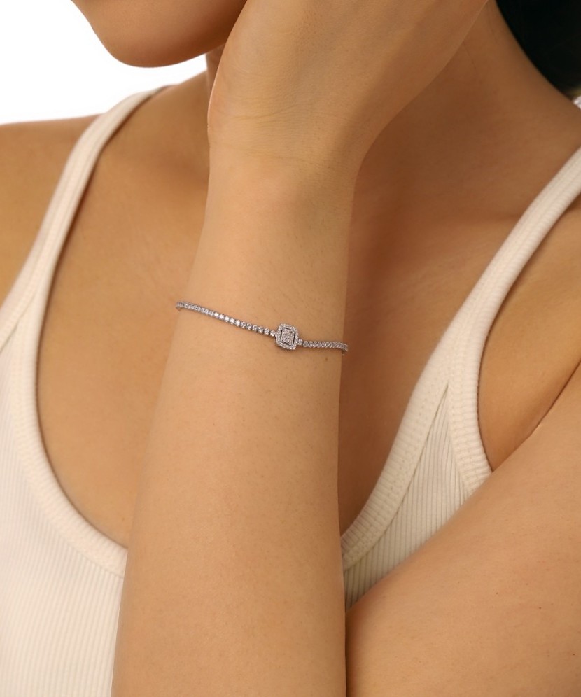 Hopeinen rannekoru zirkoneilla