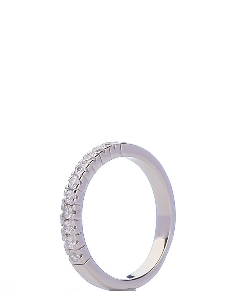 Sterling silver ring with zircons