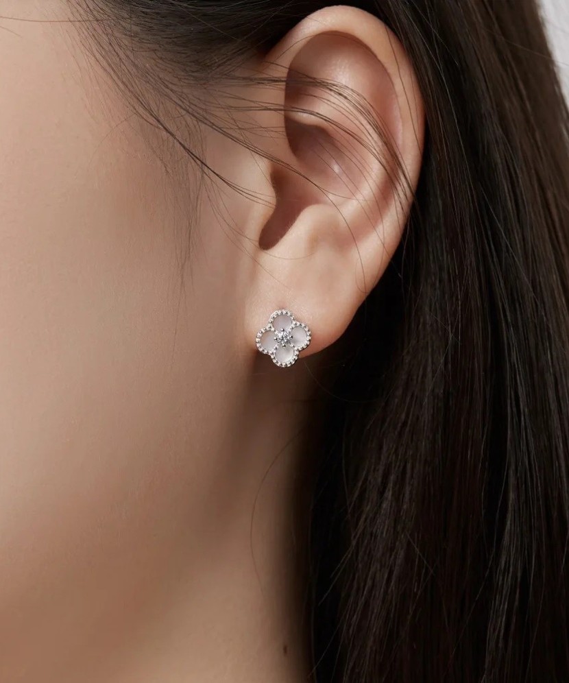 Sidabriniai auskarai su cirkoniais ir emale