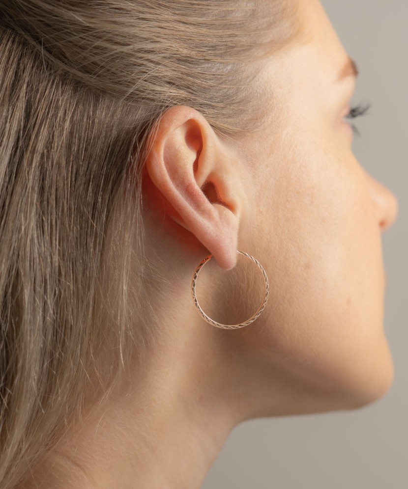 Gold engraved hoop earrings 29mm