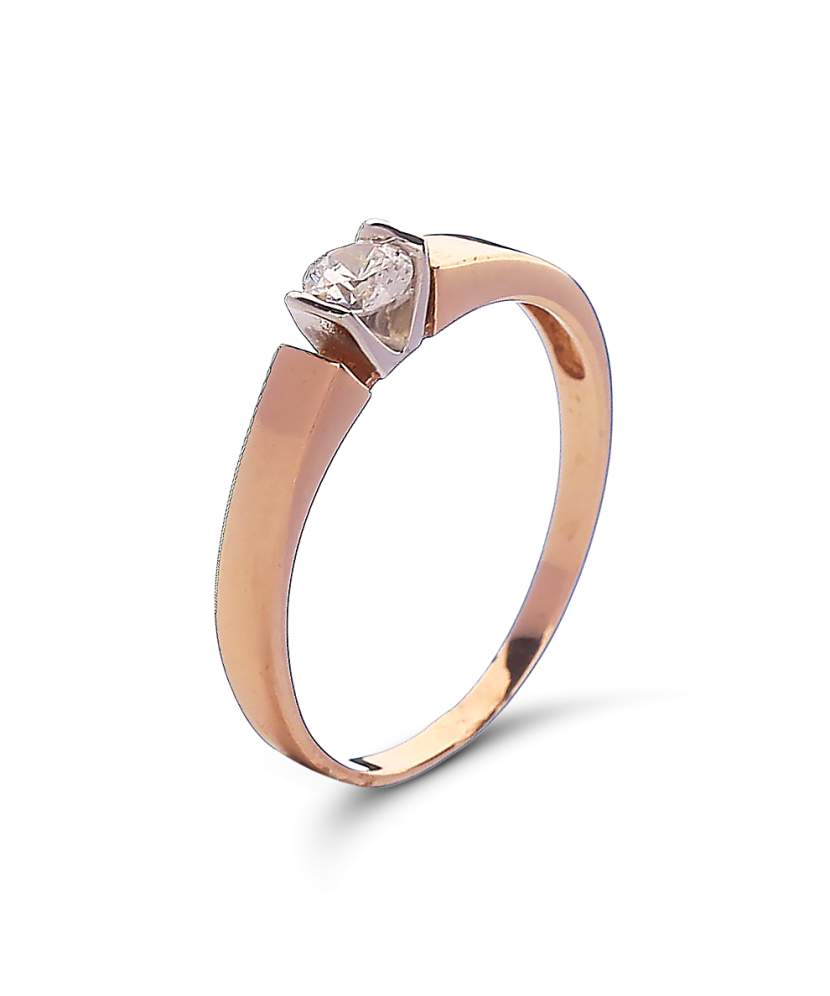 Gold ring with zirconium