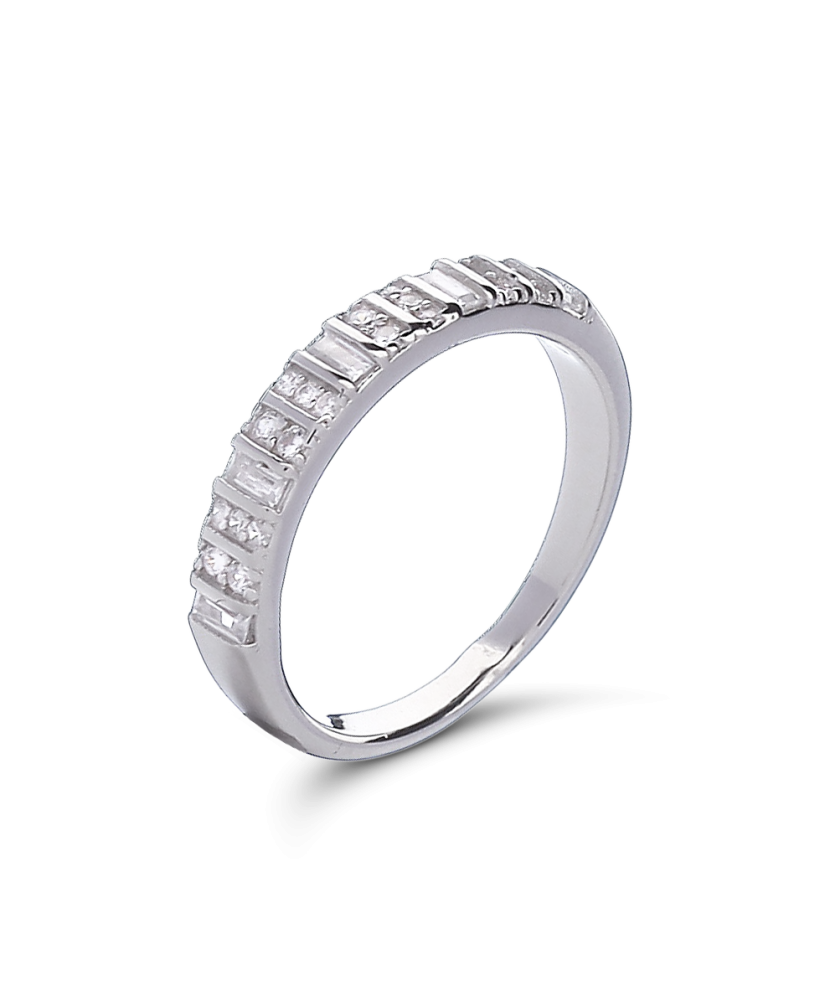 Sterling silver ring with zircons