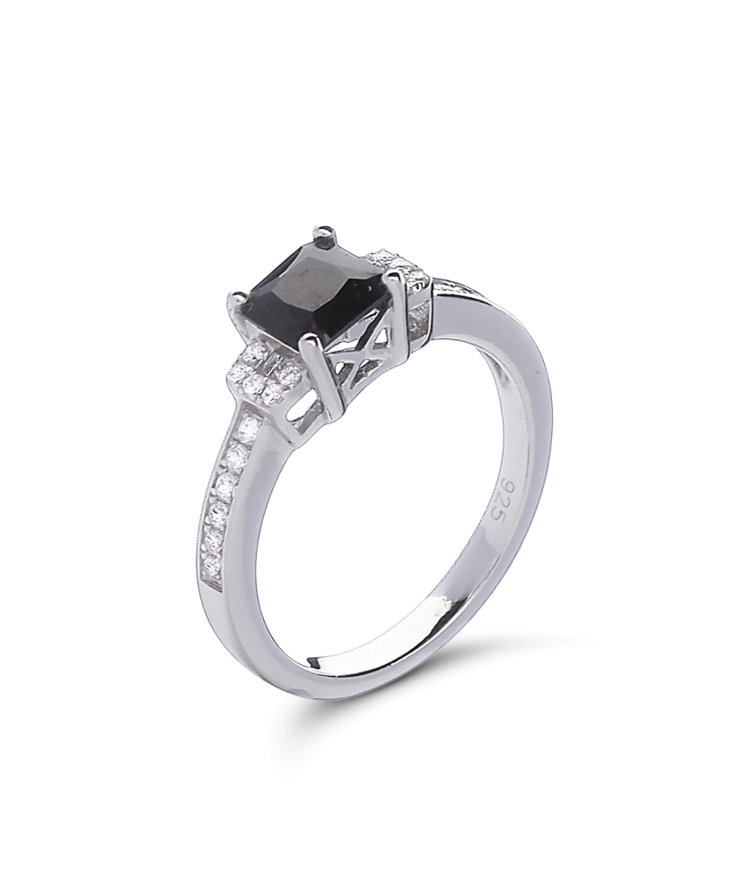 Sterling silver ring with zircons