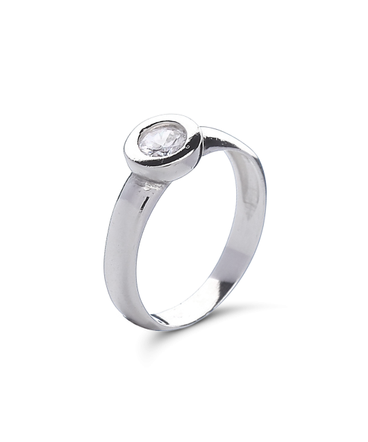 Sterling silver ring with zirconium