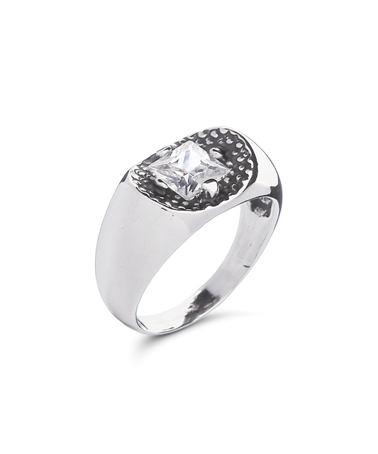 Sterling silver ring with zirconium