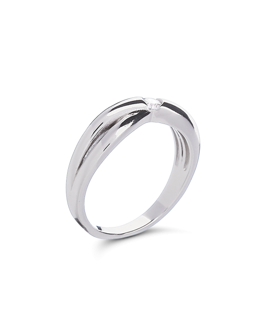 Sterling silver ring with zirconium
