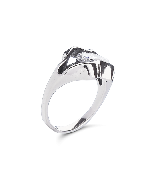 Sterling silver ring with zirconium