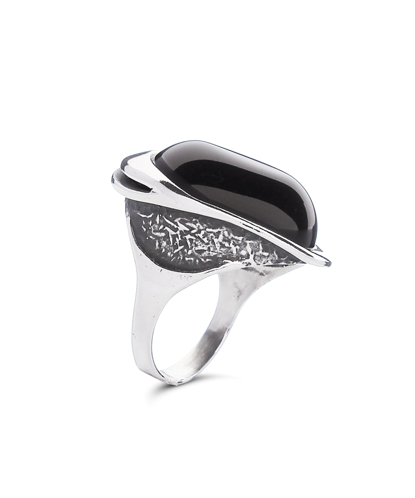 Sterling silver ring with onyx