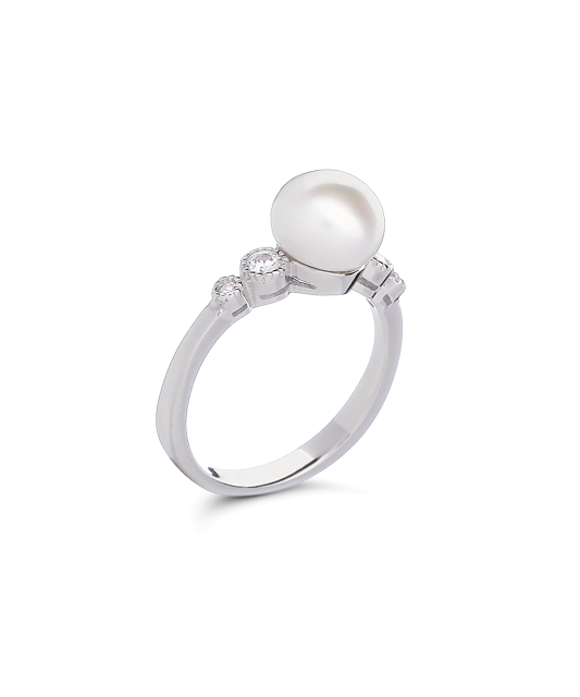 Sterling silver ring with pearl and zircons