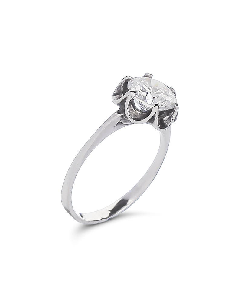 Sterling silver ring with zirconium