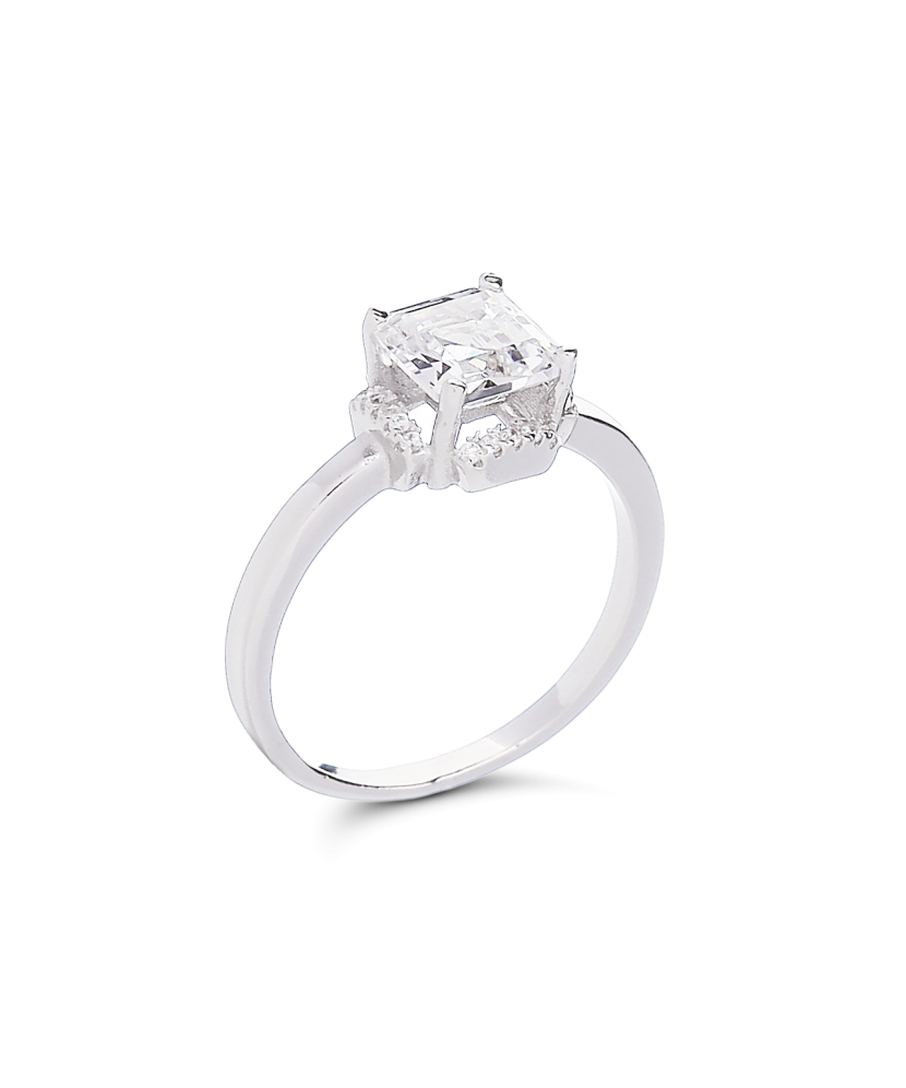 Sterling silver ring with zircons