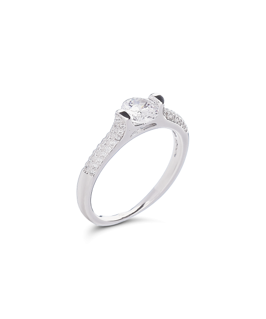 Sterling silver ring with zircons