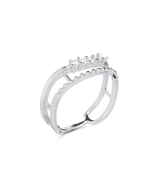 Sterling silver ring with zircons