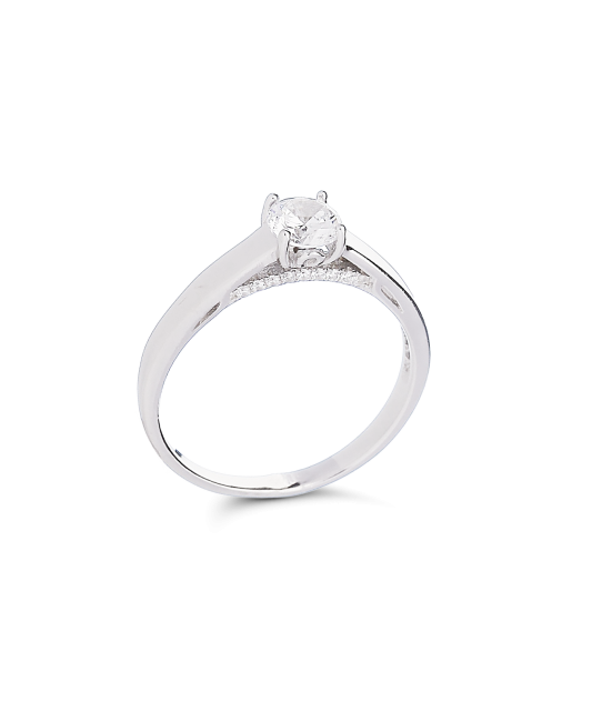 Sterling silver ring with zircons