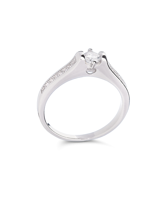 Sterling silver ring with zircons