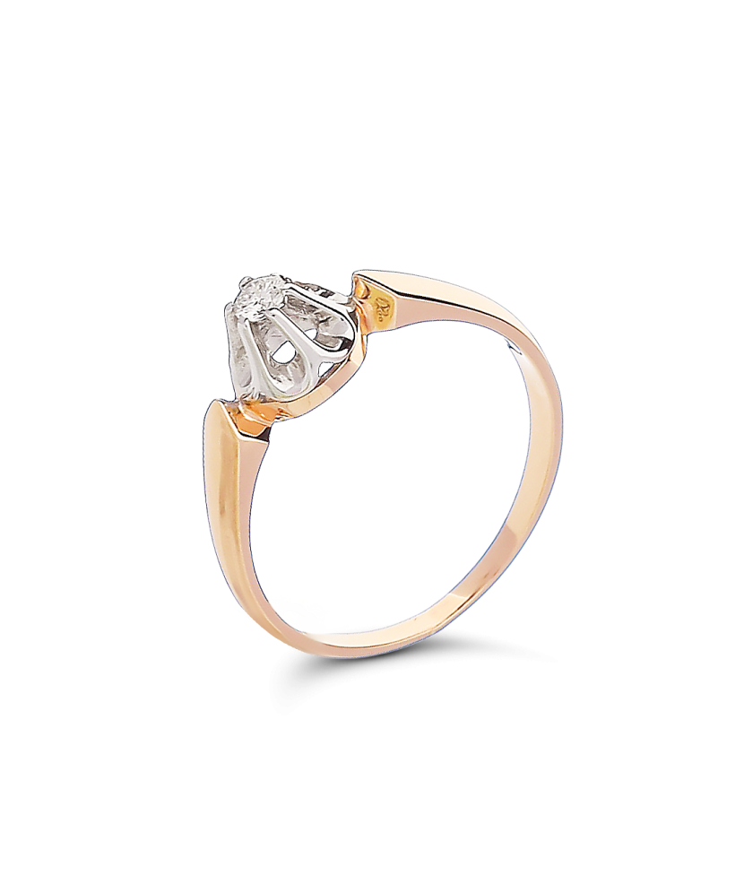 Gold ring with diamond