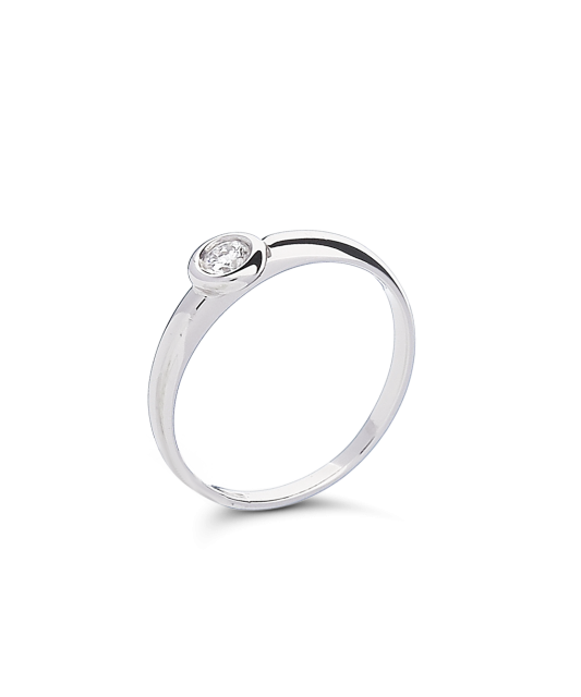 White gold ring with diamond