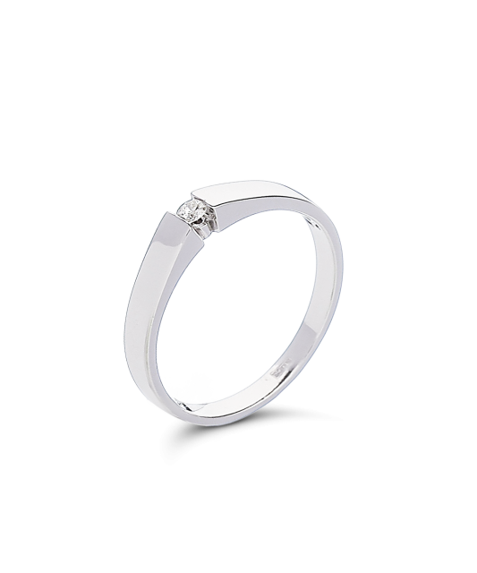 White gold ring with diamond