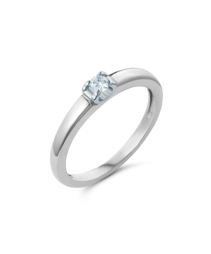 White gold ring with diamond