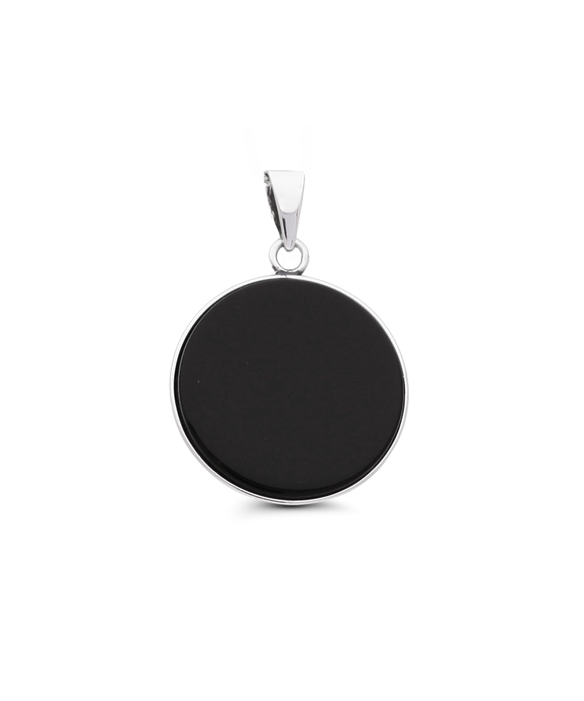 Sterling silver pendant with onyx
