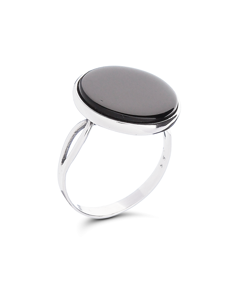 Sterling silver ring with onyx