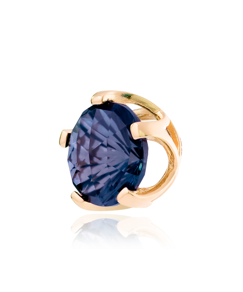 Gold pendant with london topaz