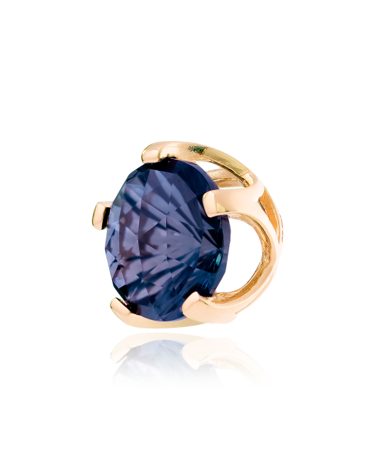 Gold pendant with london topaz