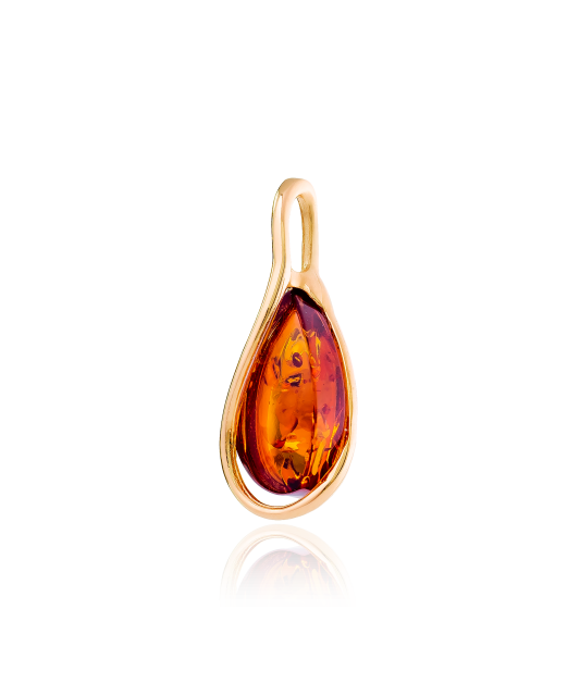 Gold pendant with amber