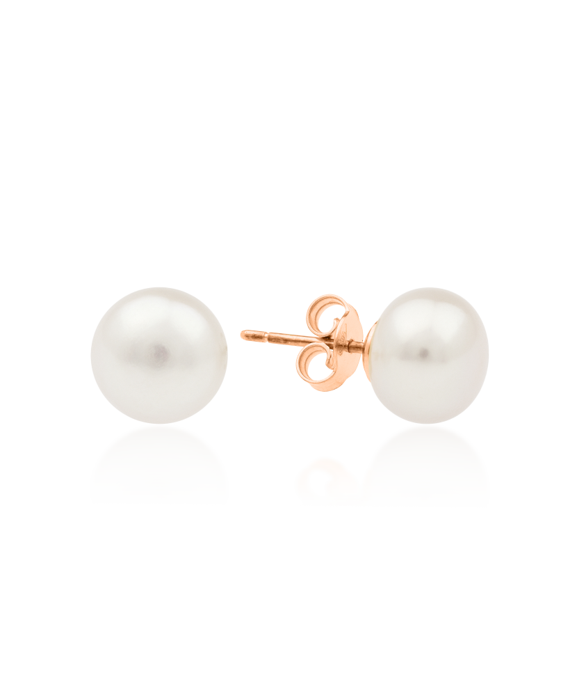 Gold earrings with pearl